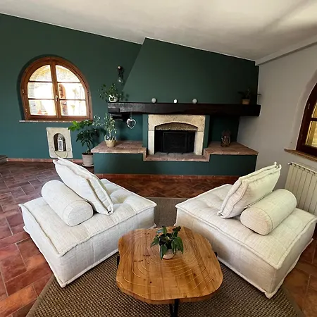 Podere La Svolta Bed & Breakfast *