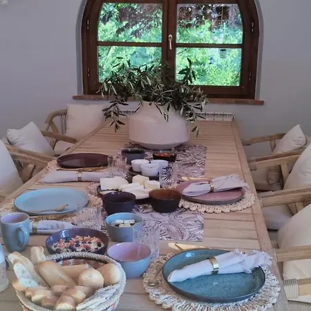 ベッド・アンド・ブレックファスト Podere La Svolta キャンニ